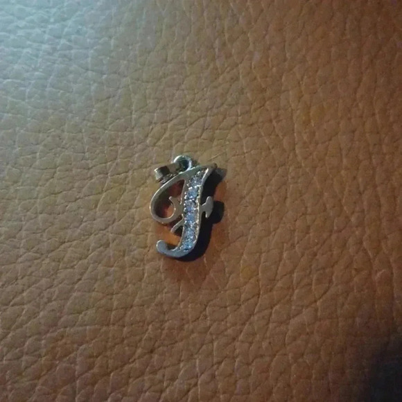 💙🌹Gold plated letter pendant "F" with faux diamonds - Picture 6 of 7